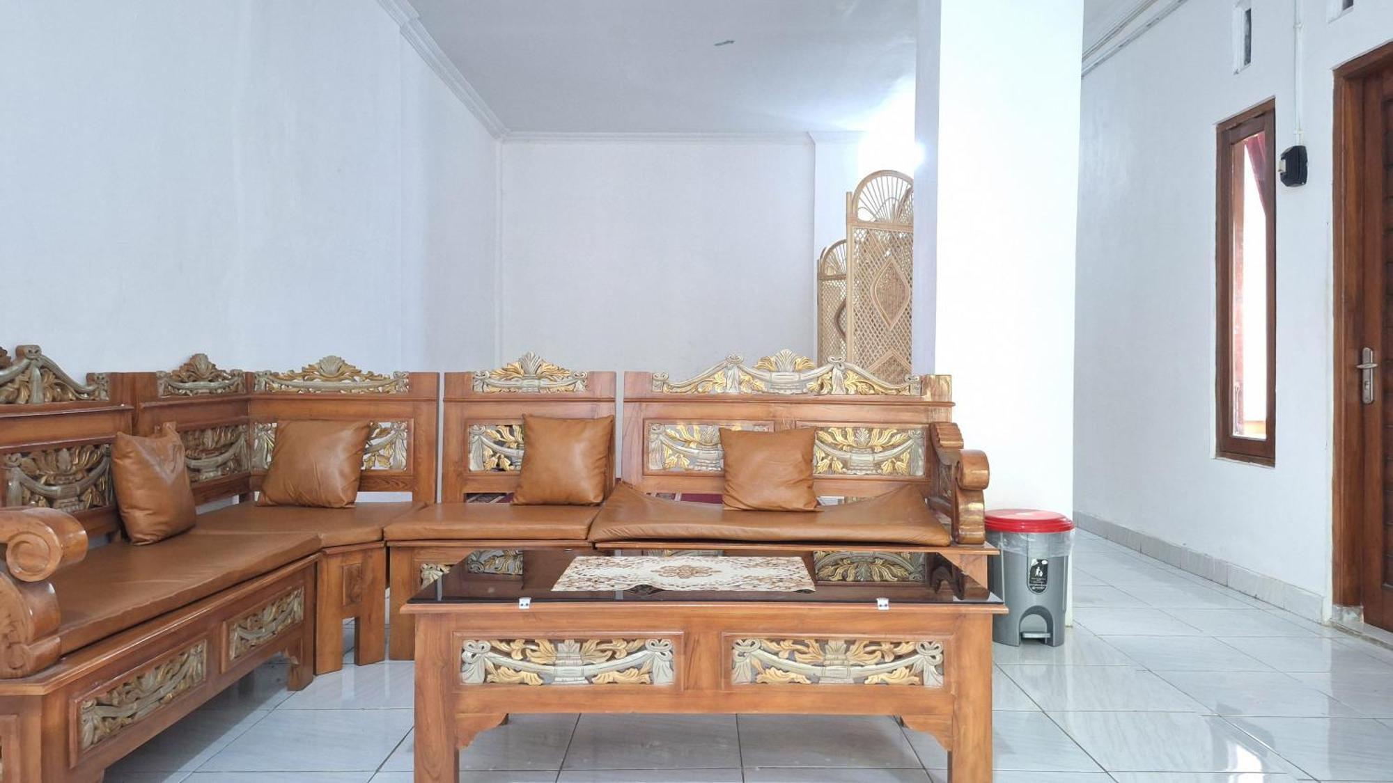 Reddoorz Syariah At Falisha Umy Ngabean Εξωτερικό φωτογραφία